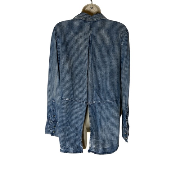 Levi's Blue Striped Women's Top - Picture 2 of 12